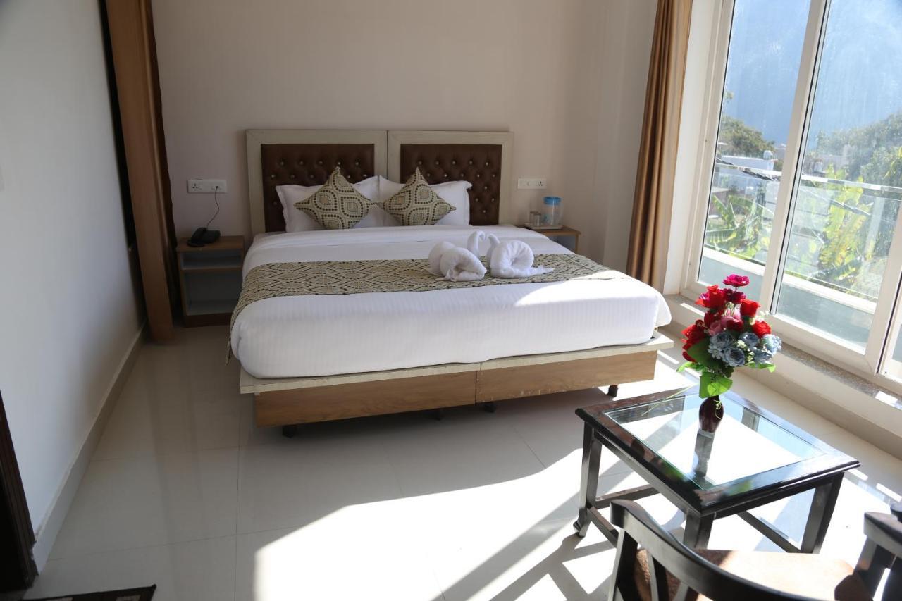 Hotel Yog Tapovan- Rafting Available Rishīkesh Dış mekan fotoğraf